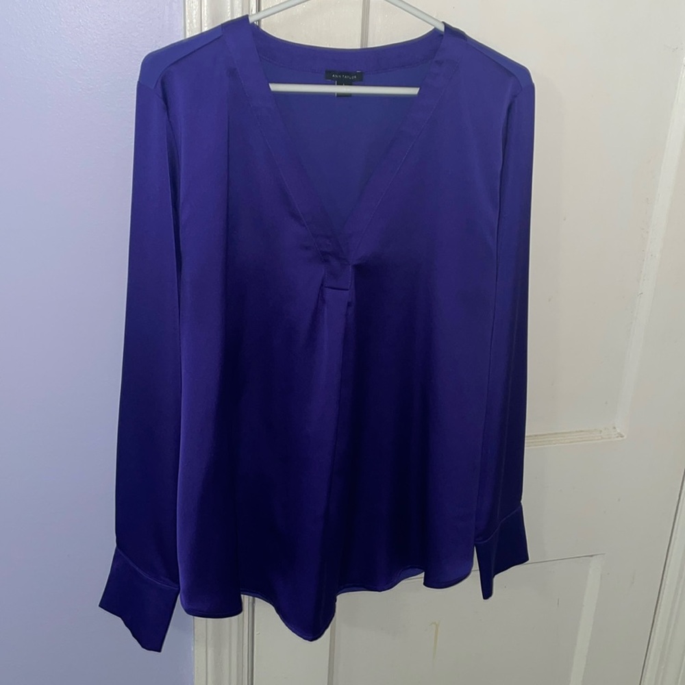 EUC Ann Taylor pleat front top